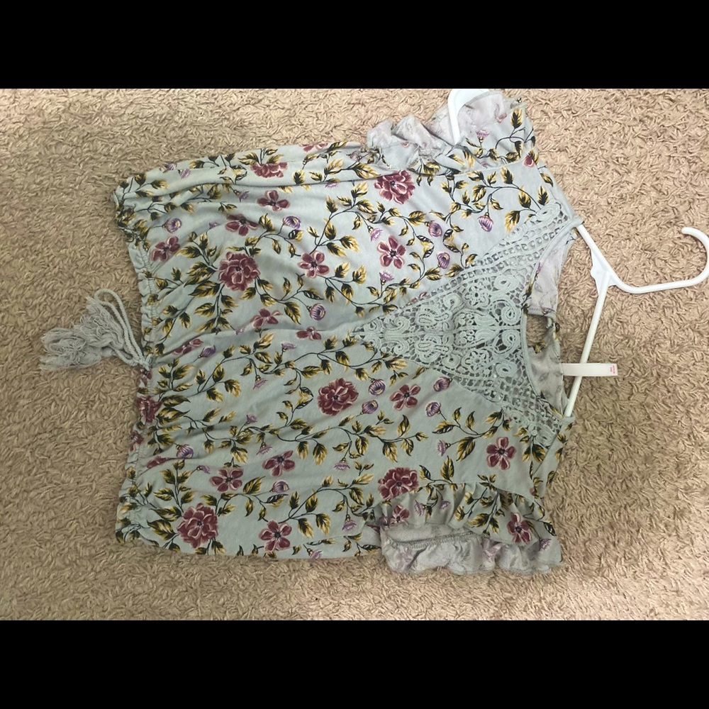 Cute women’s crop top